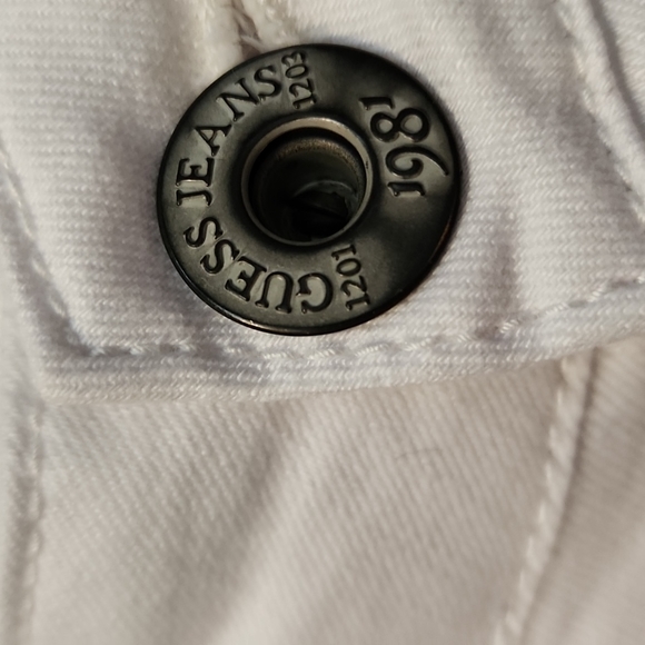 ❗️Like NEW ❗️Power Skinny Guess Jeans - Picture 4 of 9